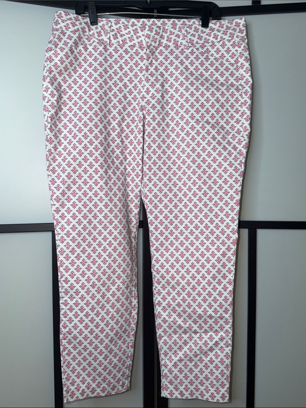 Gap The Slim City Khaki Women's Printed Pink & White  Blue Slim  Pants Size 12R